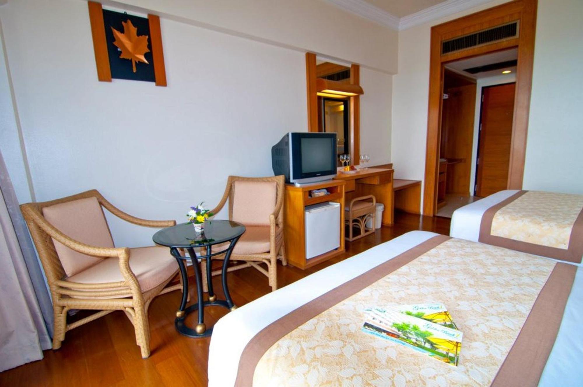 Golden Beach Hotel Pattaya Exterior foto
