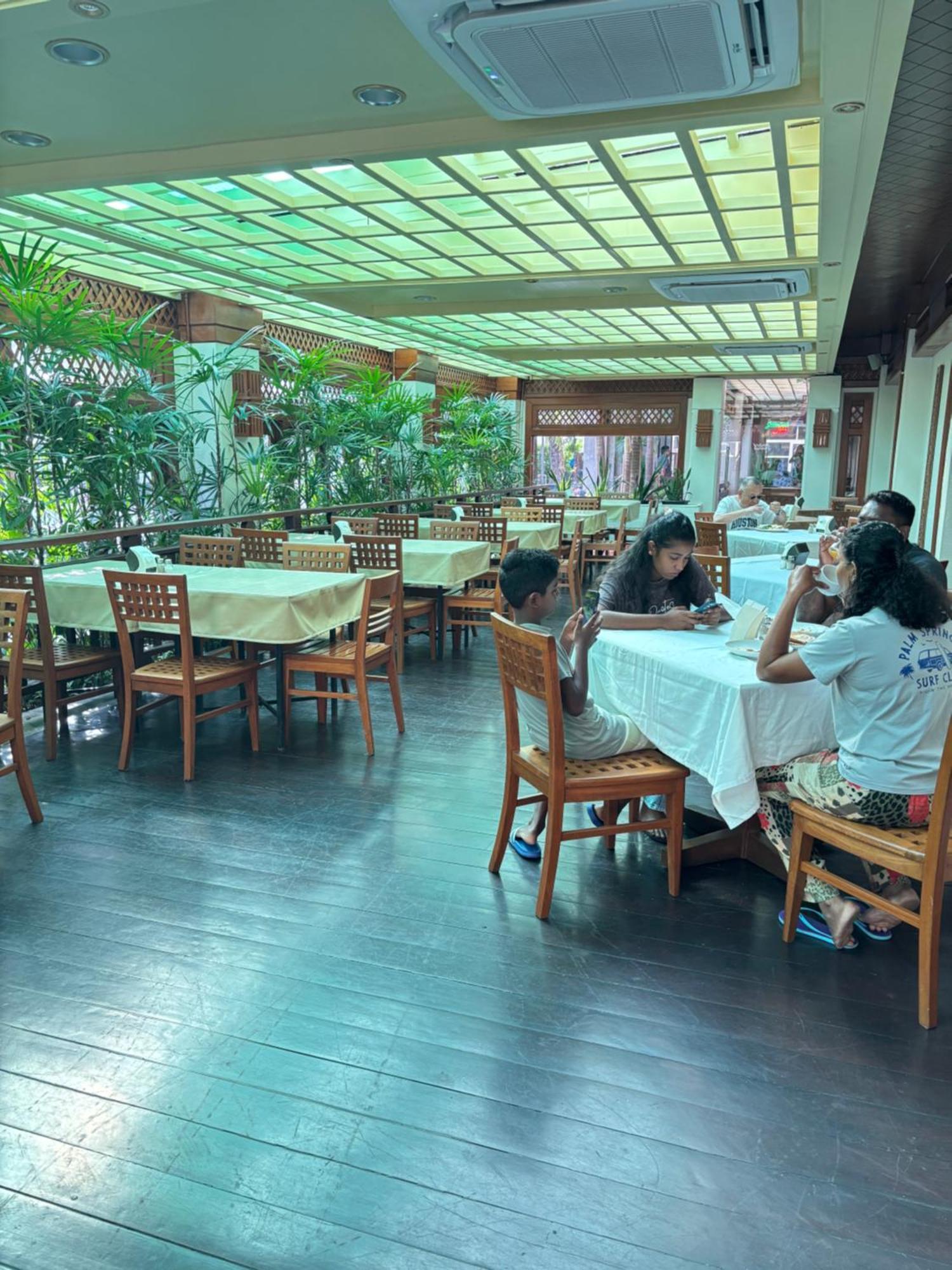 Golden Beach Hotel Pattaya Exterior foto