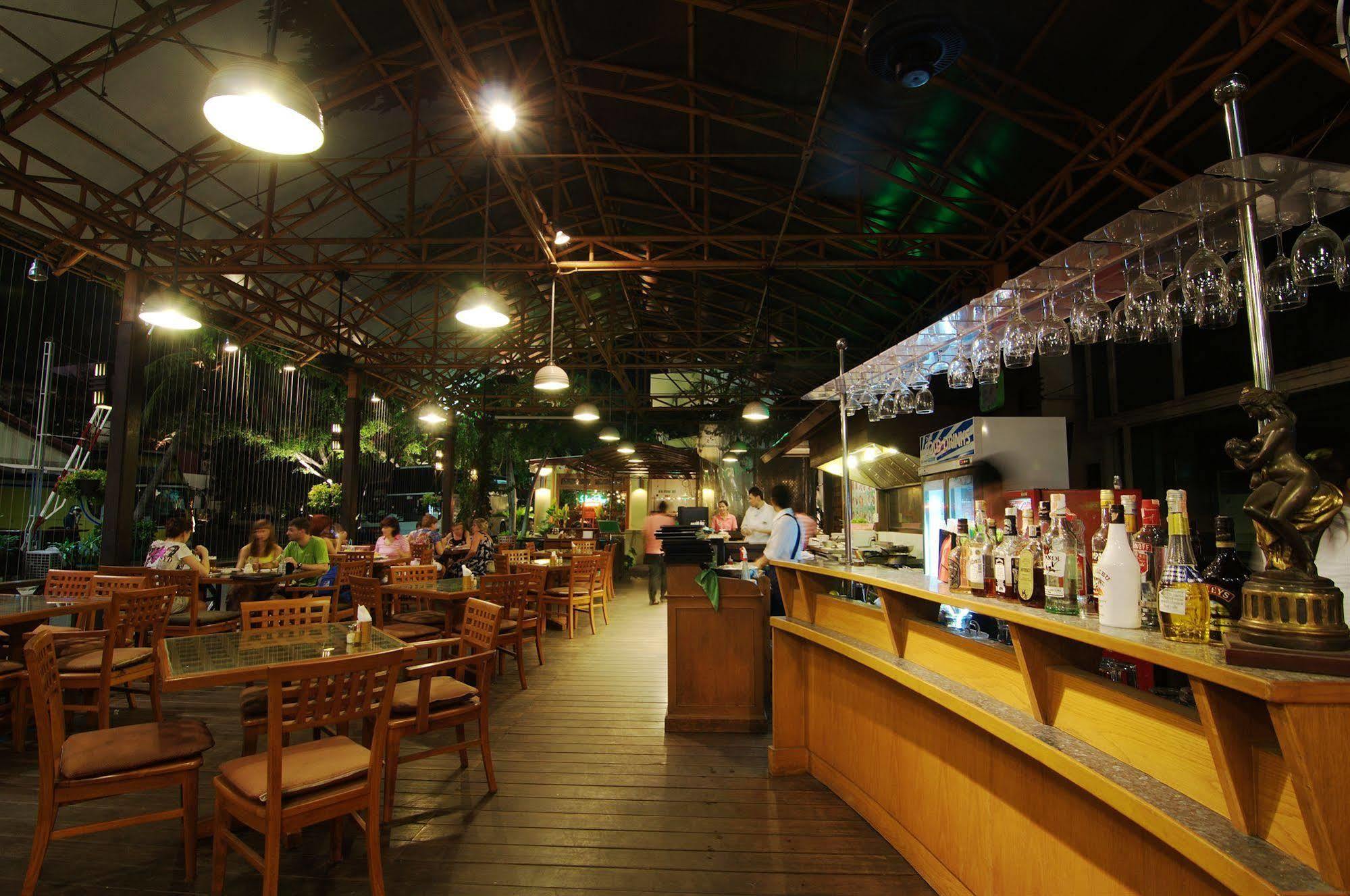 Golden Beach Hotel Pattaya Exterior foto